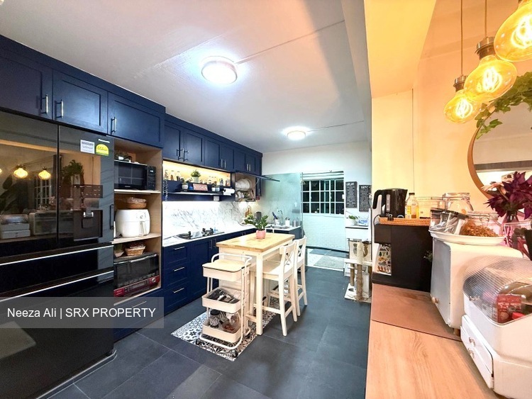 Blk 260 Jurong East Street 24 (Jurong East), HDB 5 Rooms #503874521